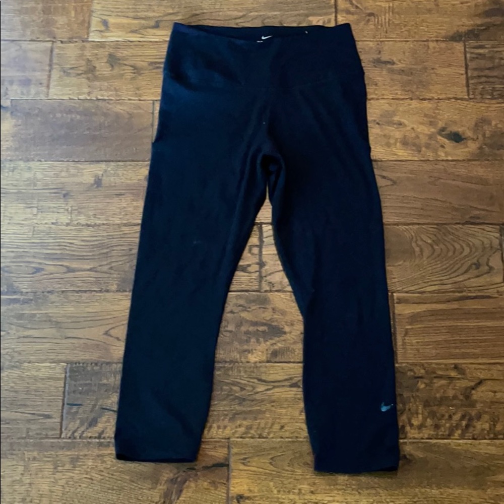 Nike dri fit capri leggings size L